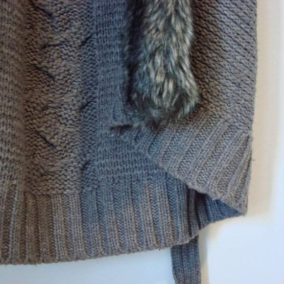 Zara Gray Cardigan with Faux Fur Trim - Picture 9 of 16